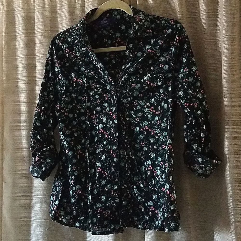 Miley MAX Black Floral Button Down Top